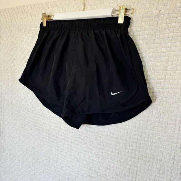 Nike Dri Fit Shorts✨ - Picture 2 of 7